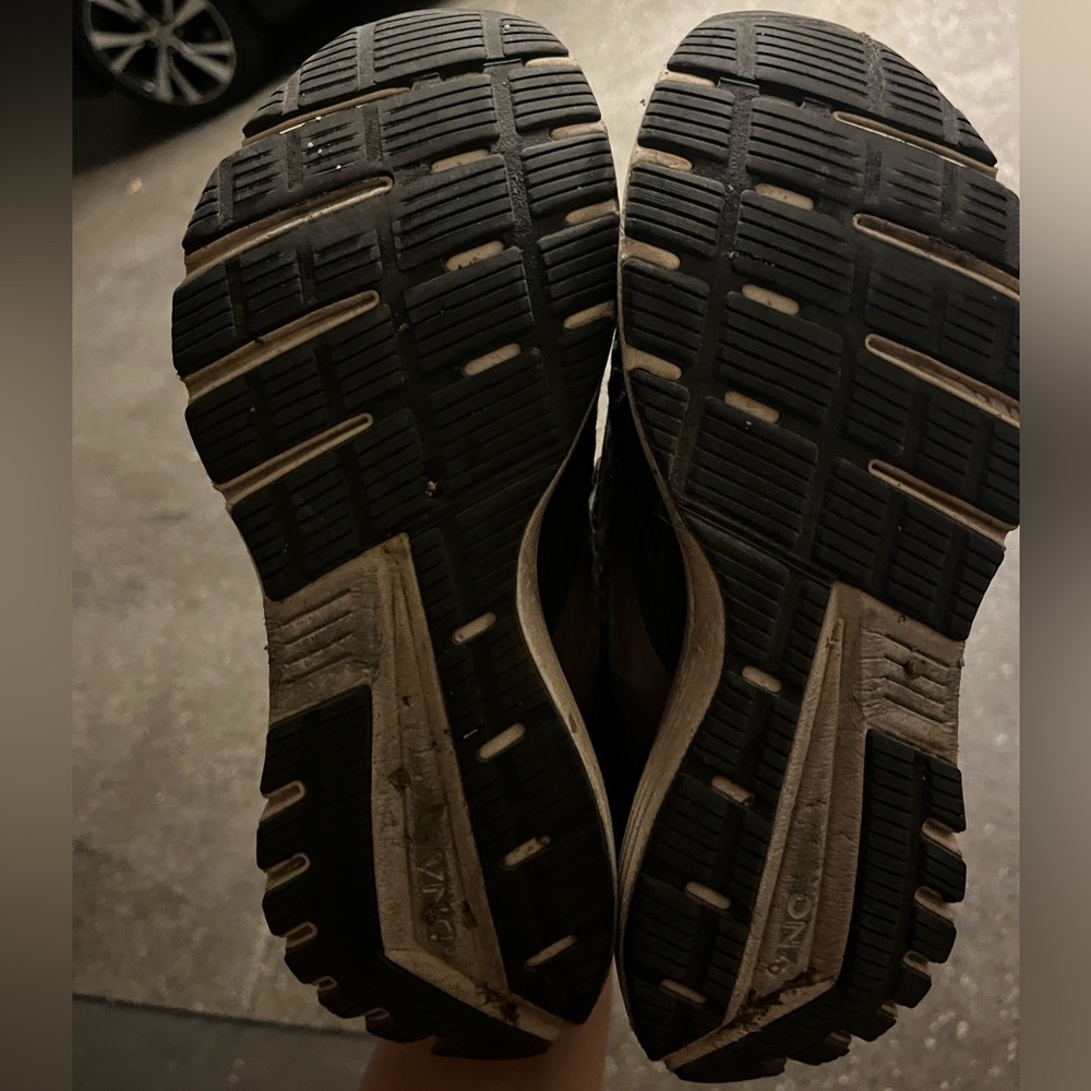 Brooks Anthem 4 Black Lace Up Mid Top Running Sneaker Women's Size 8.5 M - Picture 6 of 6
